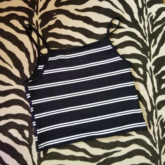 Striped Melting Smile Cropped Cami - Picture 7 of 7